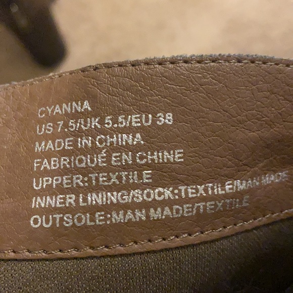 Shoe dazzle 7.5 brown boots with heel. - Picture 3 of 3